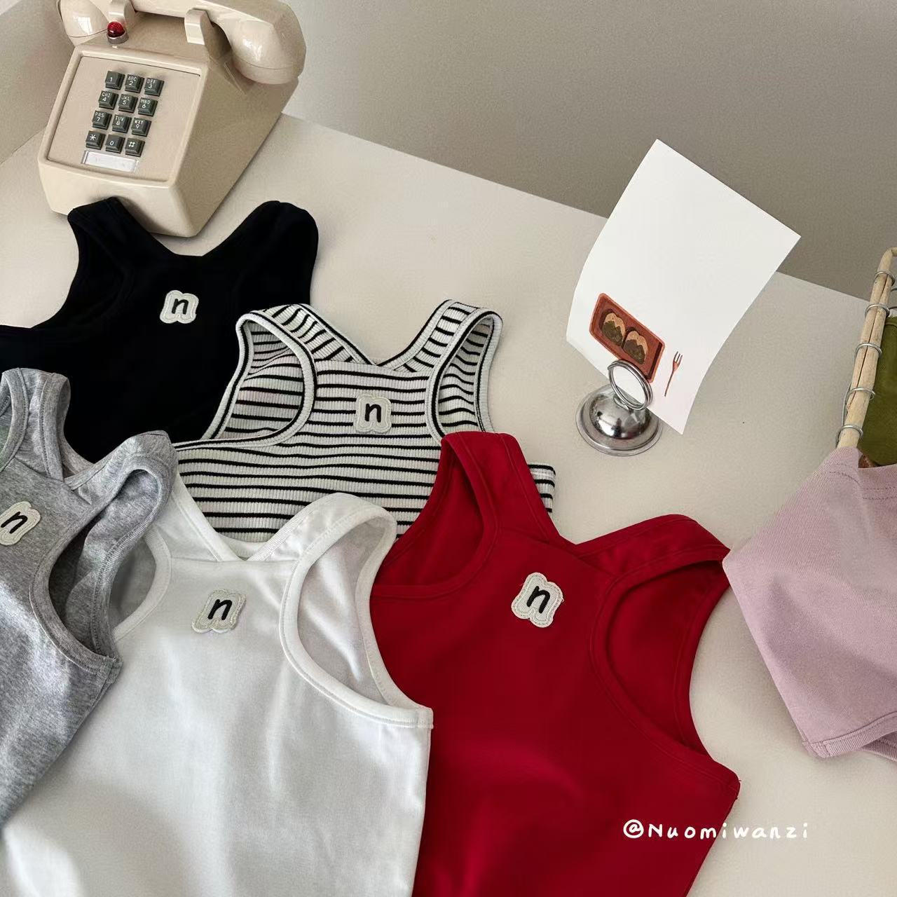 儿童吊带背心2025年夏季韩版百搭洋气无袖字母男女童T恤上衣现货