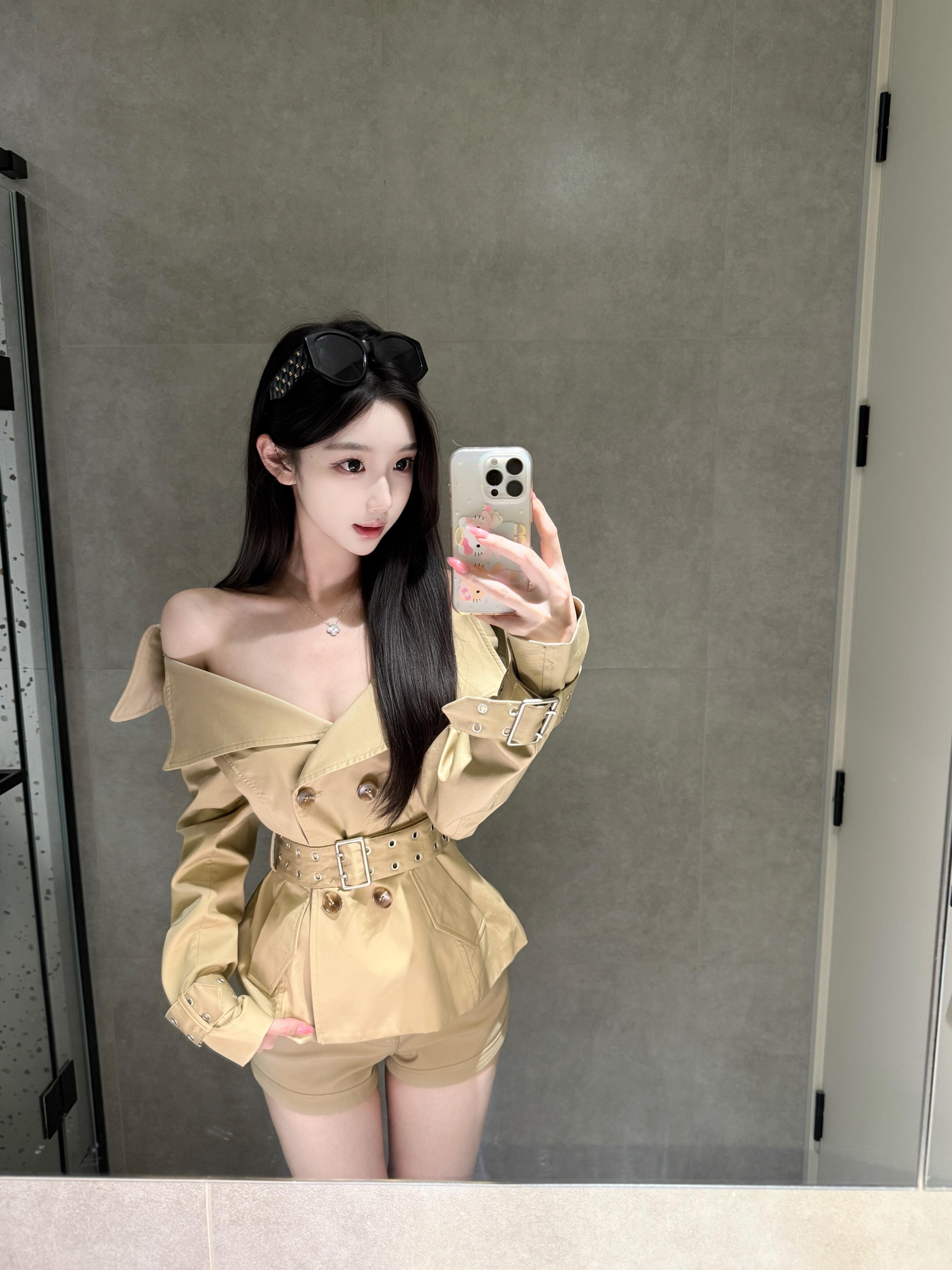 【经济上行】复古收腰高级设计感卡其色小个子短款一字肩风衣外套女