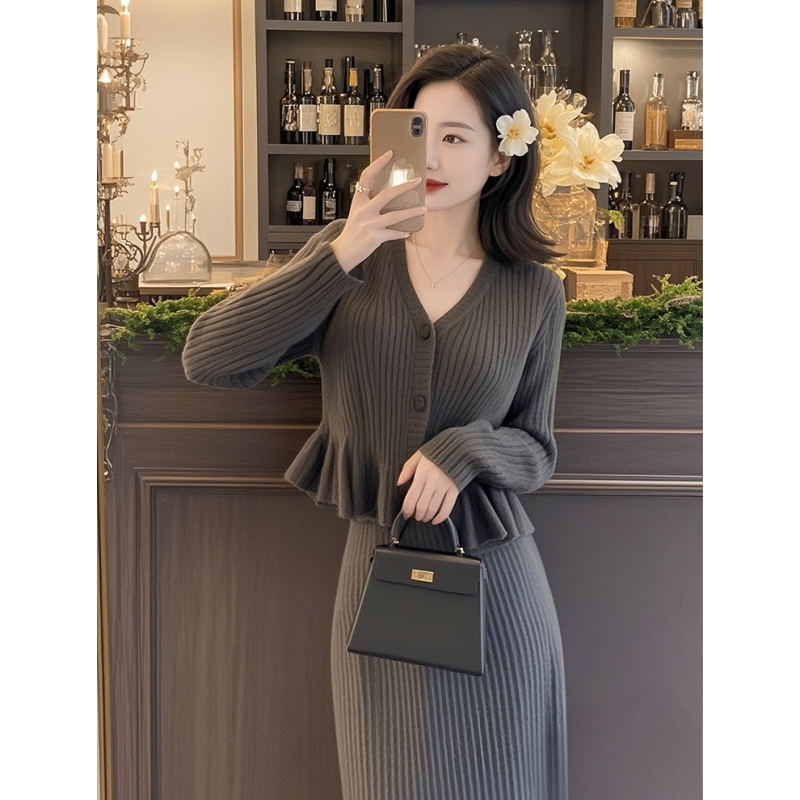 气质女装毛衣套装2025秋季新款百搭小香风V领针织衫裙子俩件套