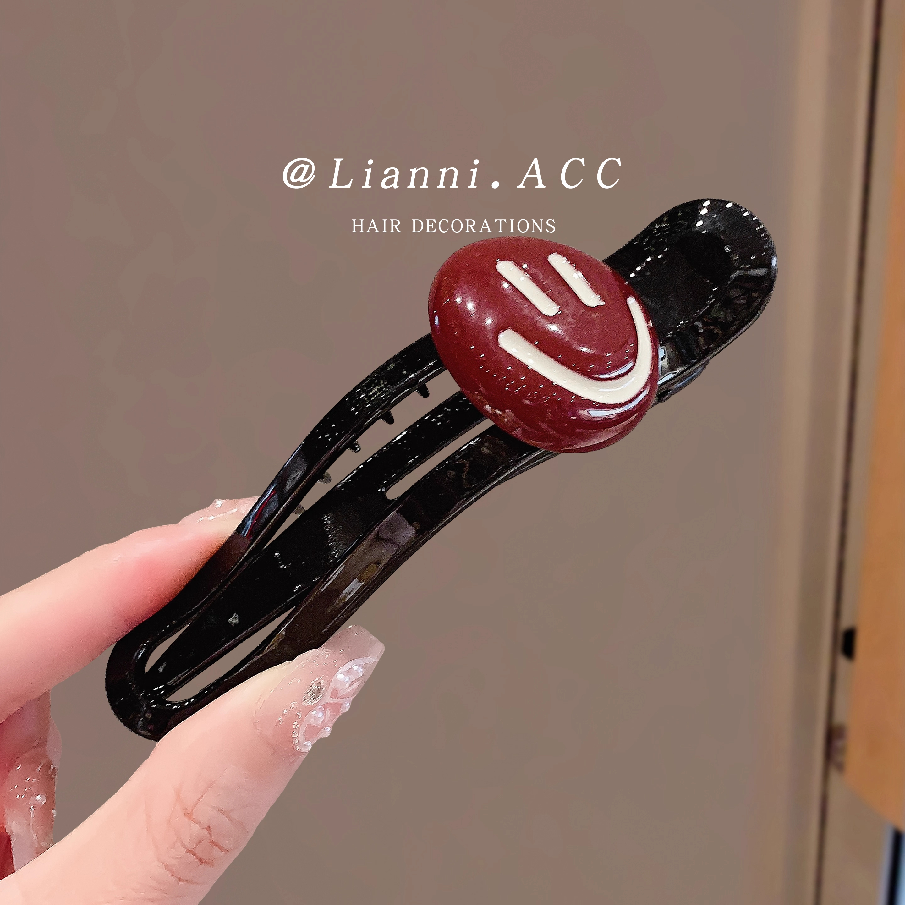 2025新款红色笑脸丸子头发夹高级感鸭嘴夹后脑勺盘发蓬松顶夹发饰