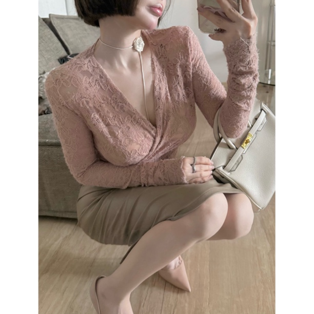 希野逸儿【粉暮月光】纯欲秋季蕾丝V领显身材打底衫内搭高级感小衫