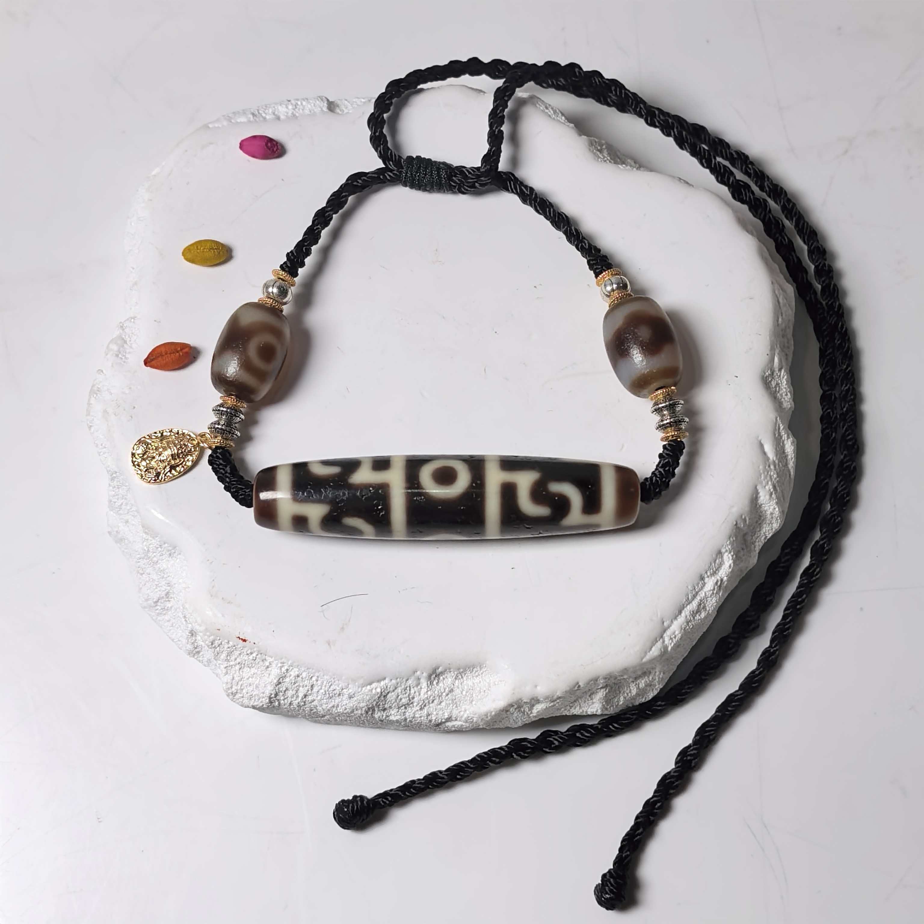 岚宫措 | 牙黄莲师三眼天珠项链  L291