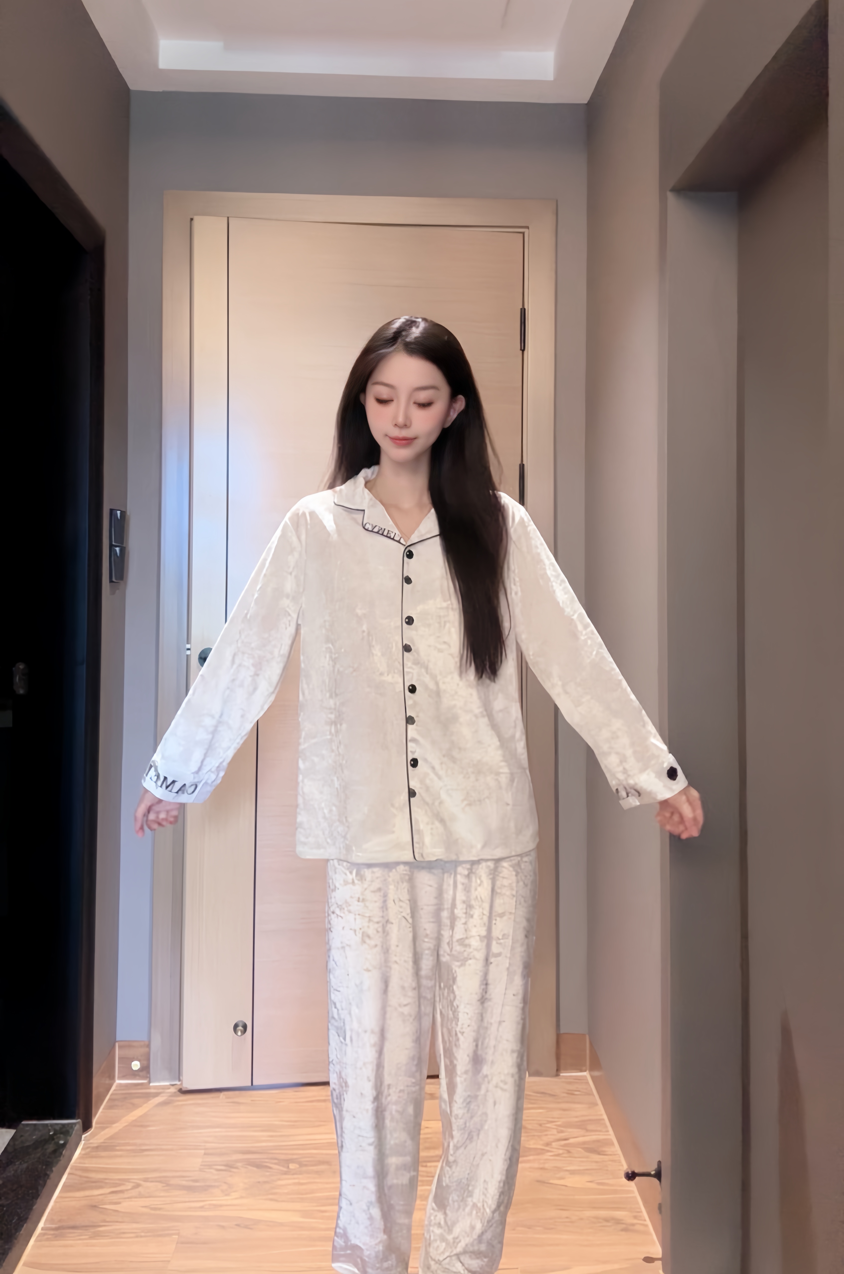 金丝绒山茶花睡衣女秋冬季新款舒适长袖韩版翻领高级感家居服套装
