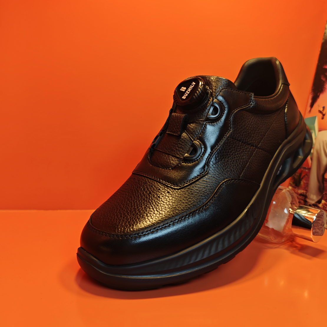 新款男士真皮透气轻便牛鹿皮鞋旋转扣设计发泡橡胶大底w2401-120