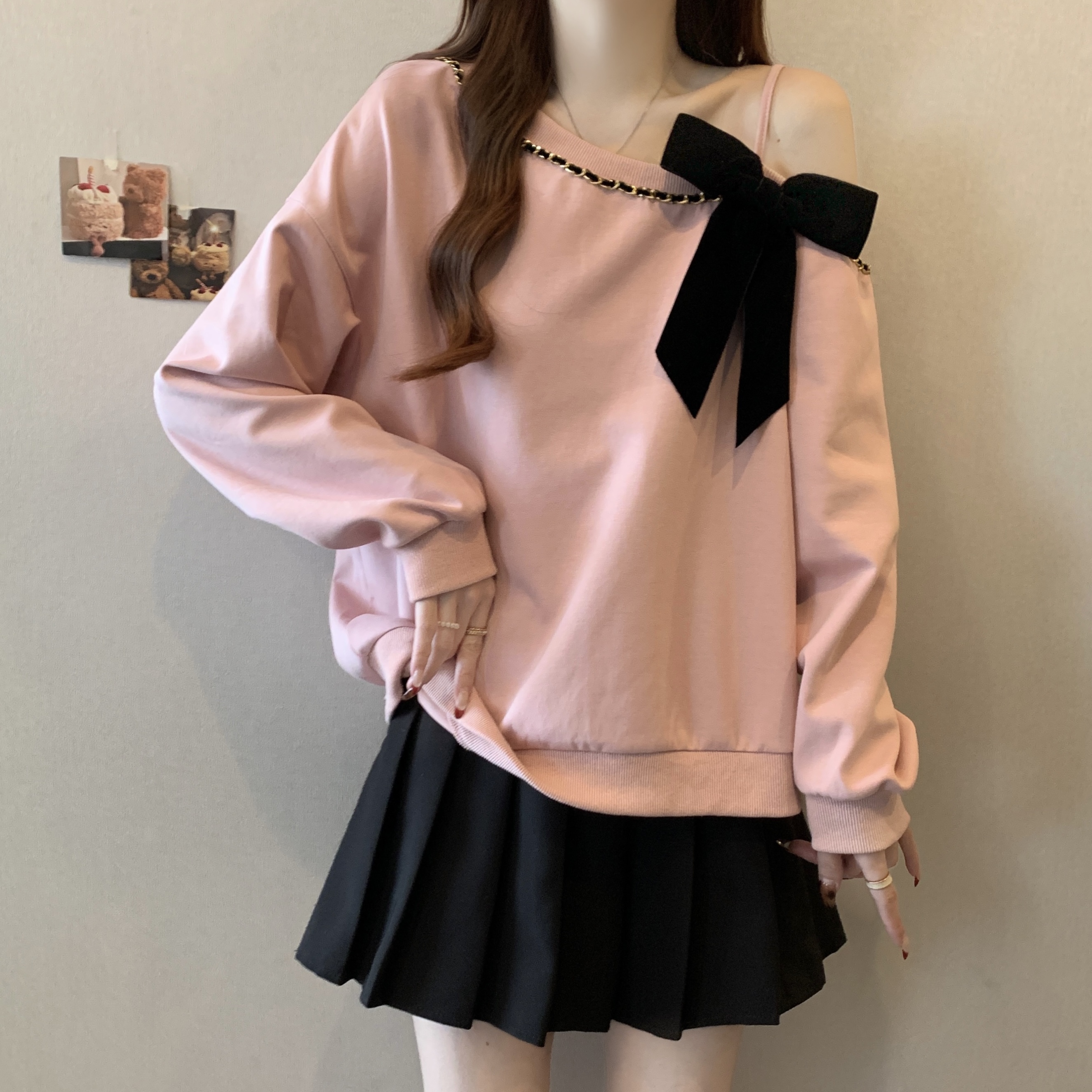 大码斜肩粉色卫衣女秋2025新款宽松韩系休闲短款圆领套头小衫上衣