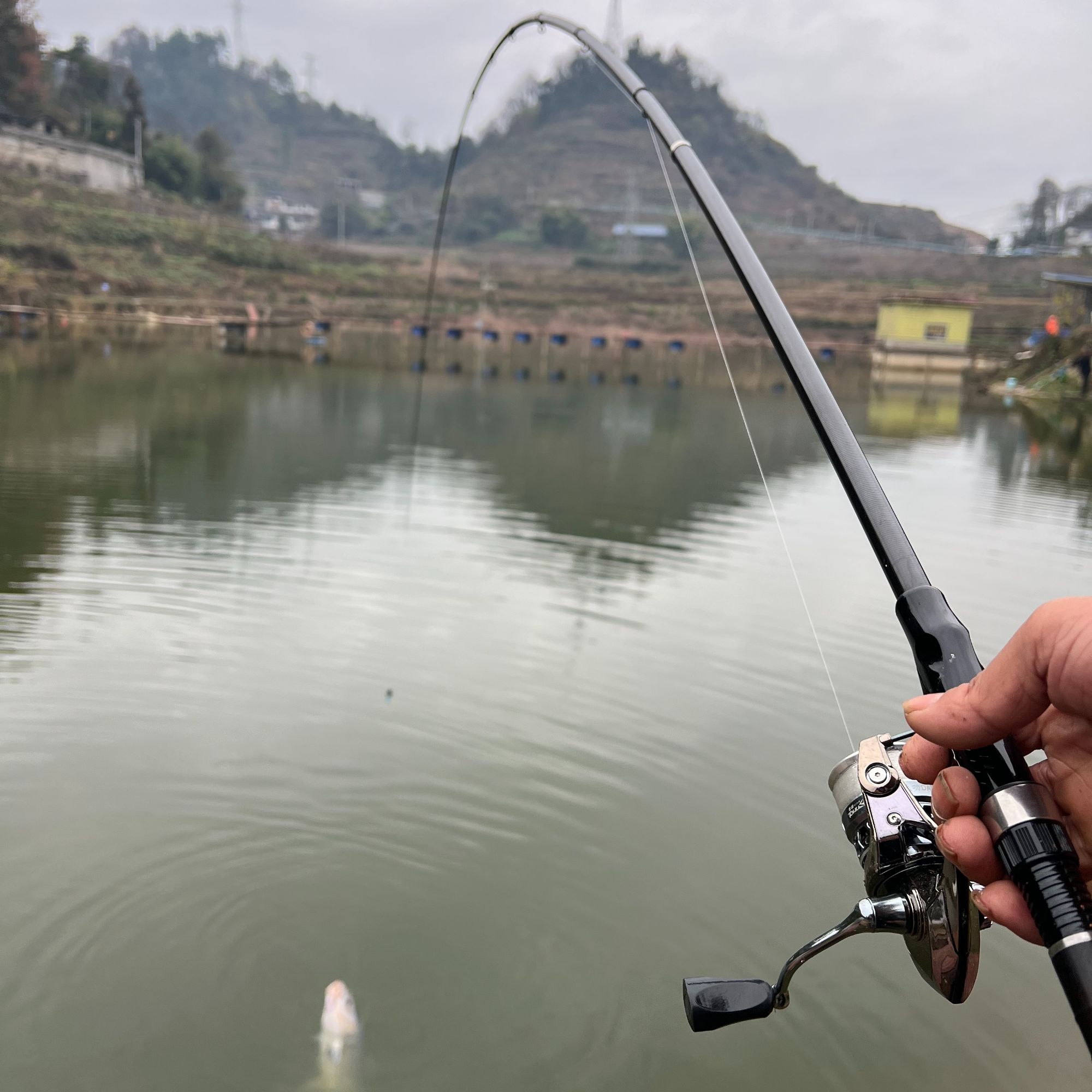 老夏渔具《黑棍滑漂盘车两用竿》纯手工打造全富士专业级钓鱼装备