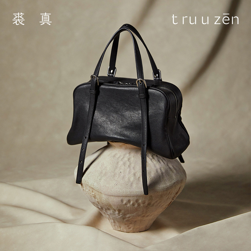 【万达专柜】七夕情人节礼物裘真植鞣头层小羊皮悠悠保龄球包女适用