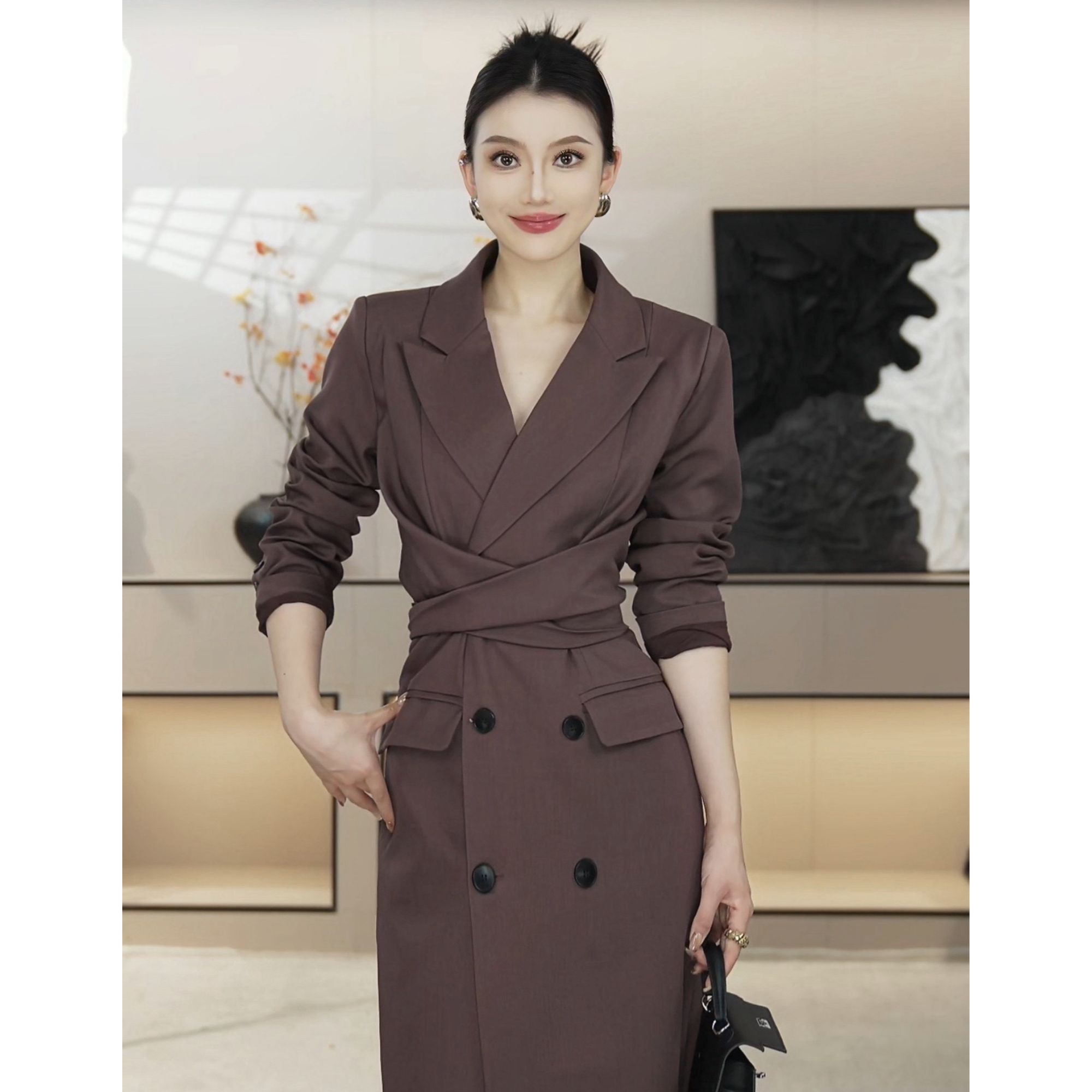 清！【漫秋序曲】2025冬轻熟风高级感中长款宽松型风衣裙HBZX710015