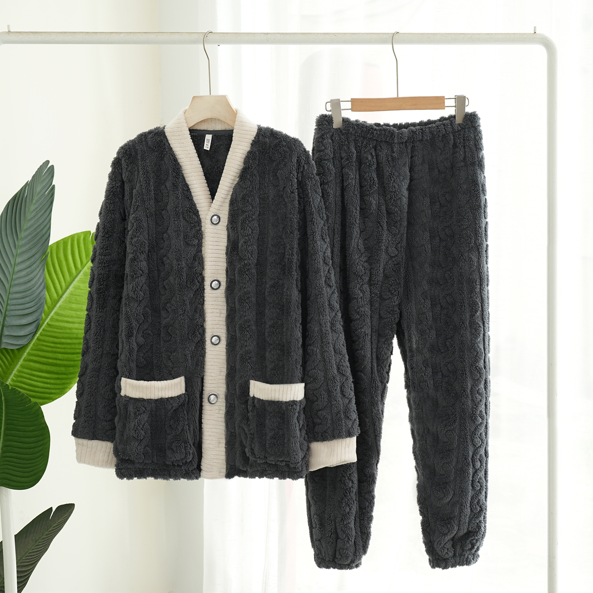 睡衣男家居服牛奶绒珊瑚绒法兰绒保暖加绒长袖舒适男士秋冬季宽松