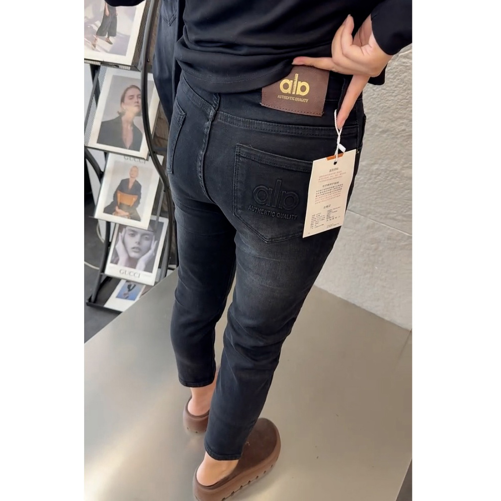 2025年秋季新款大码女装显瘦百搭九分牛仔裤弹力直筒裤高腰烟管裤