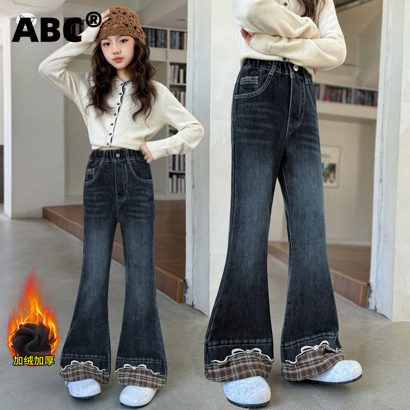 ABC女童2025年冬季新款脚口蝴蝶结绣花拼格子布加绒牛仔裤复古喇