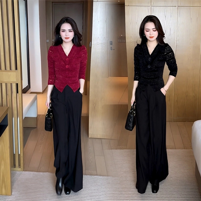 春季显瘦T恤小众设计感V领蕾丝时尚减龄打底上衣气质长袖洋气高腰