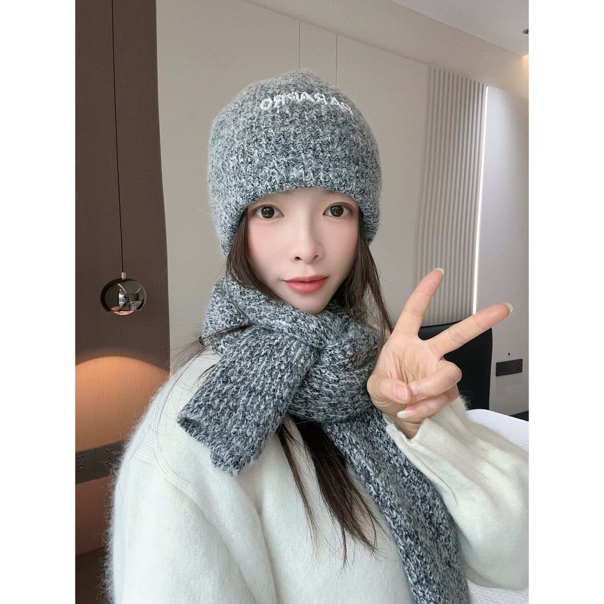 秋冬款保暖个性撞色显瘦毛线帽子女休闲百搭减龄重工水钻针织帽头