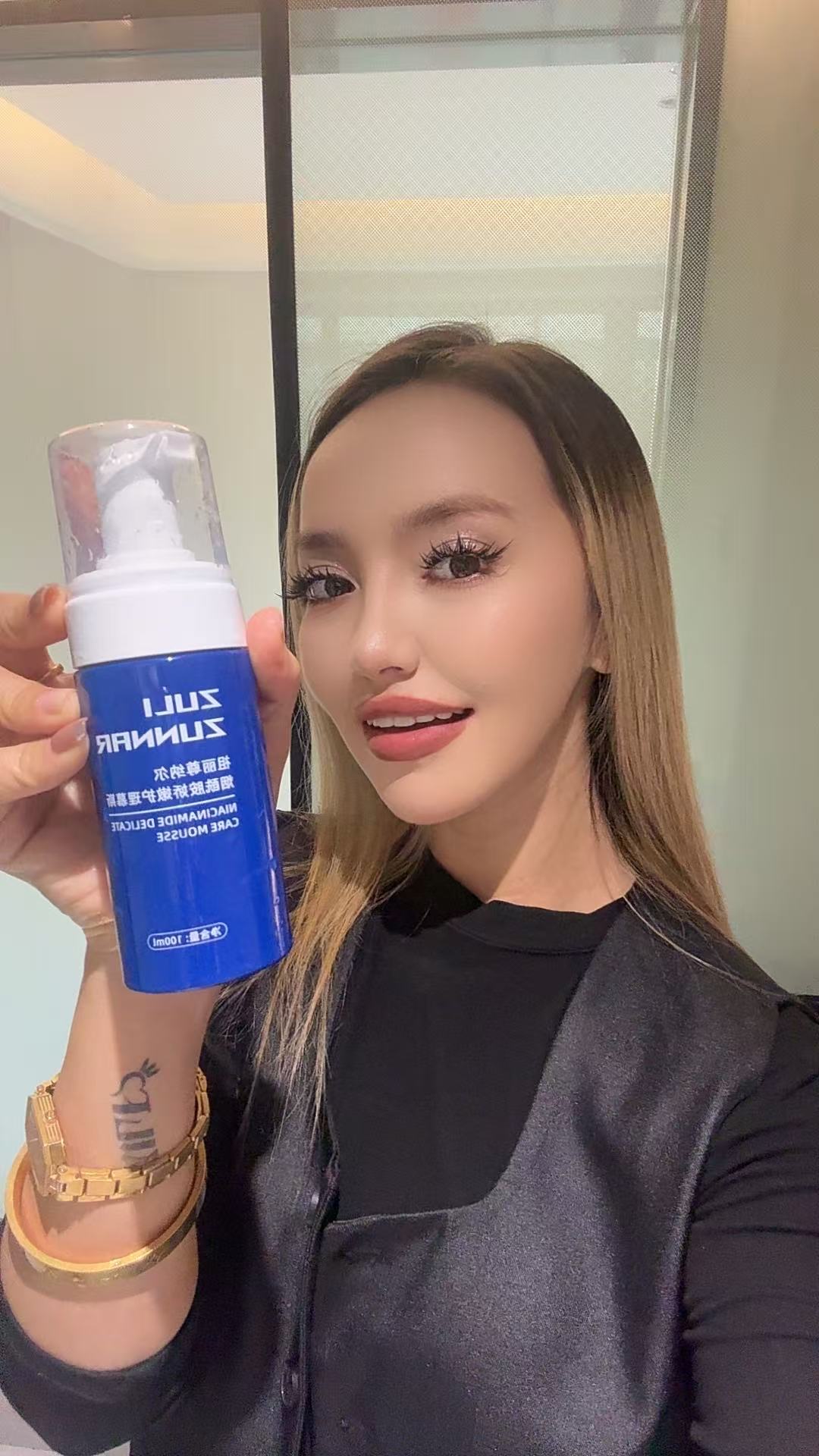 烟酰胺娇嫩护理慕斯قىز ئاياللار شەخسى تازلىق سۇيۇقلۇقى