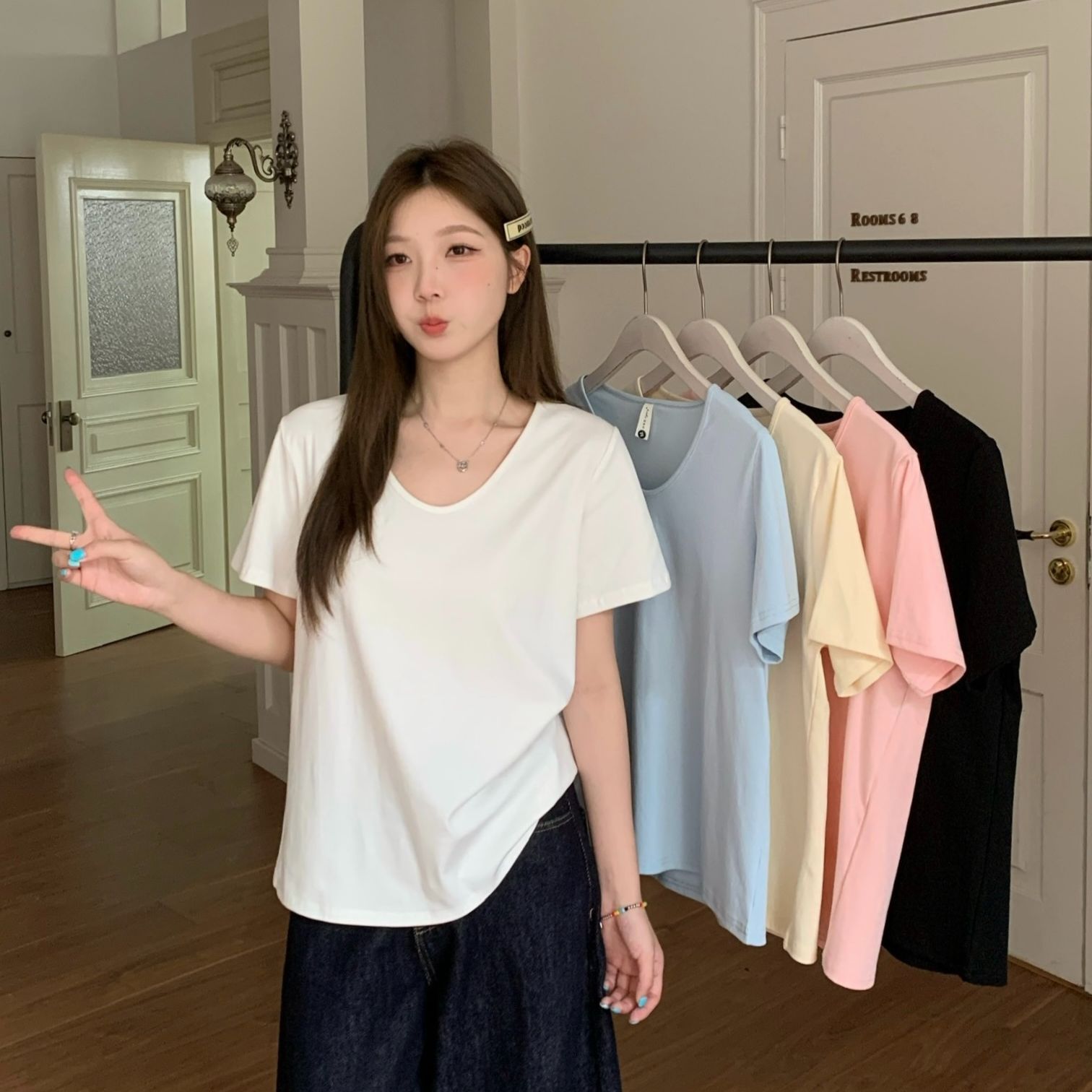 大码胖mm气质V领纯色短袖T恤女春夏新款宽松显瘦休闲风打底衫上衣