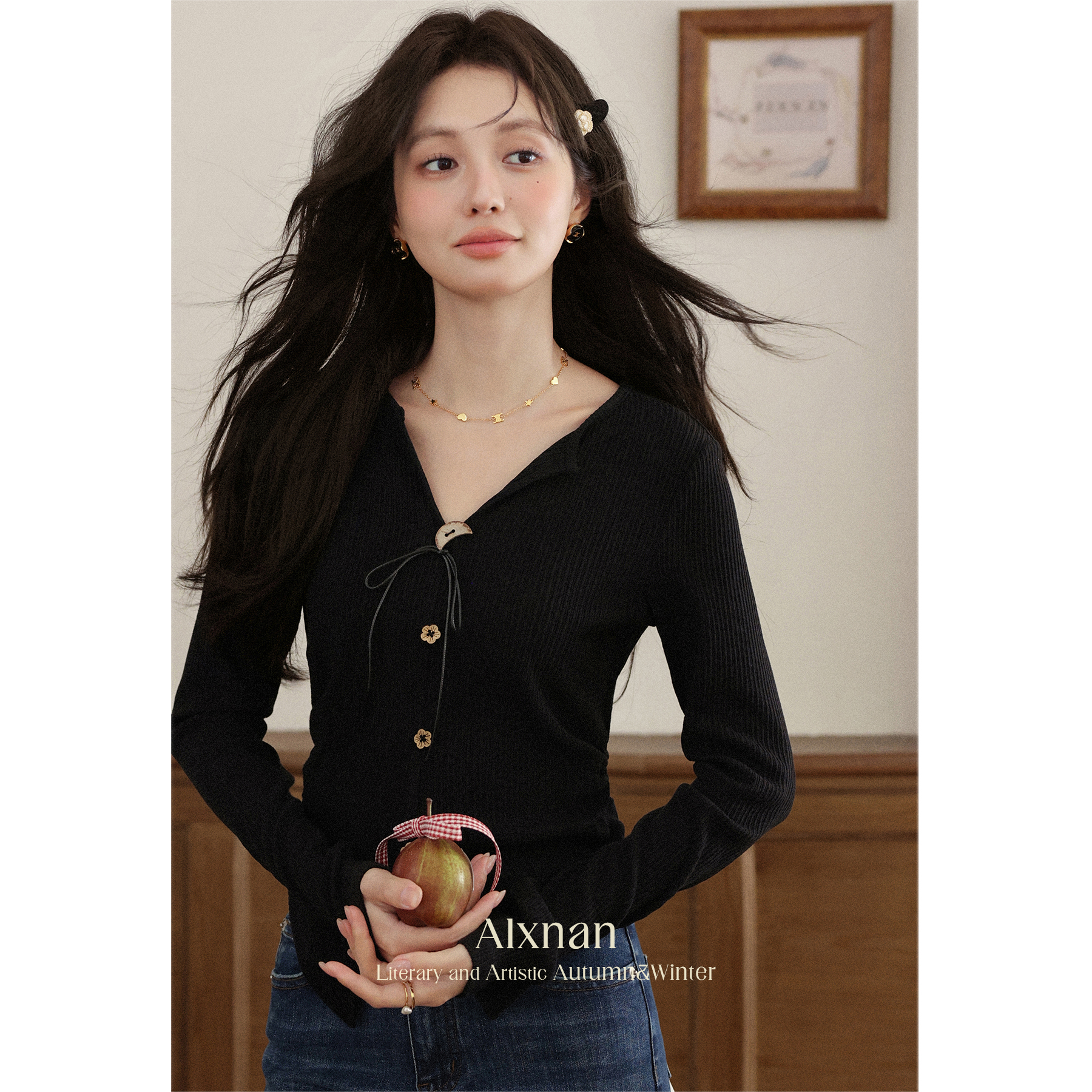 鹿向南「半岛弥香」黑色法式修身长袖T恤女秋漂亮针织衫上衣L56766