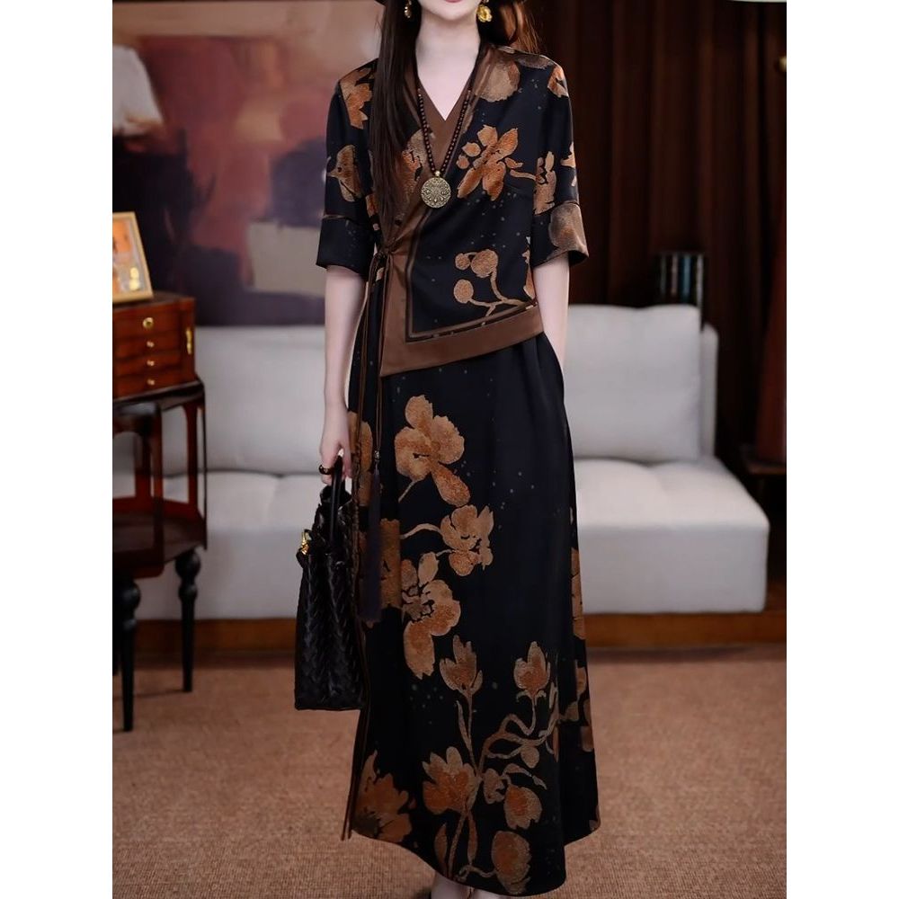 高级感老钱风女式印花拼接出游A字裙女2025夏季新款贵夫人V领长裙