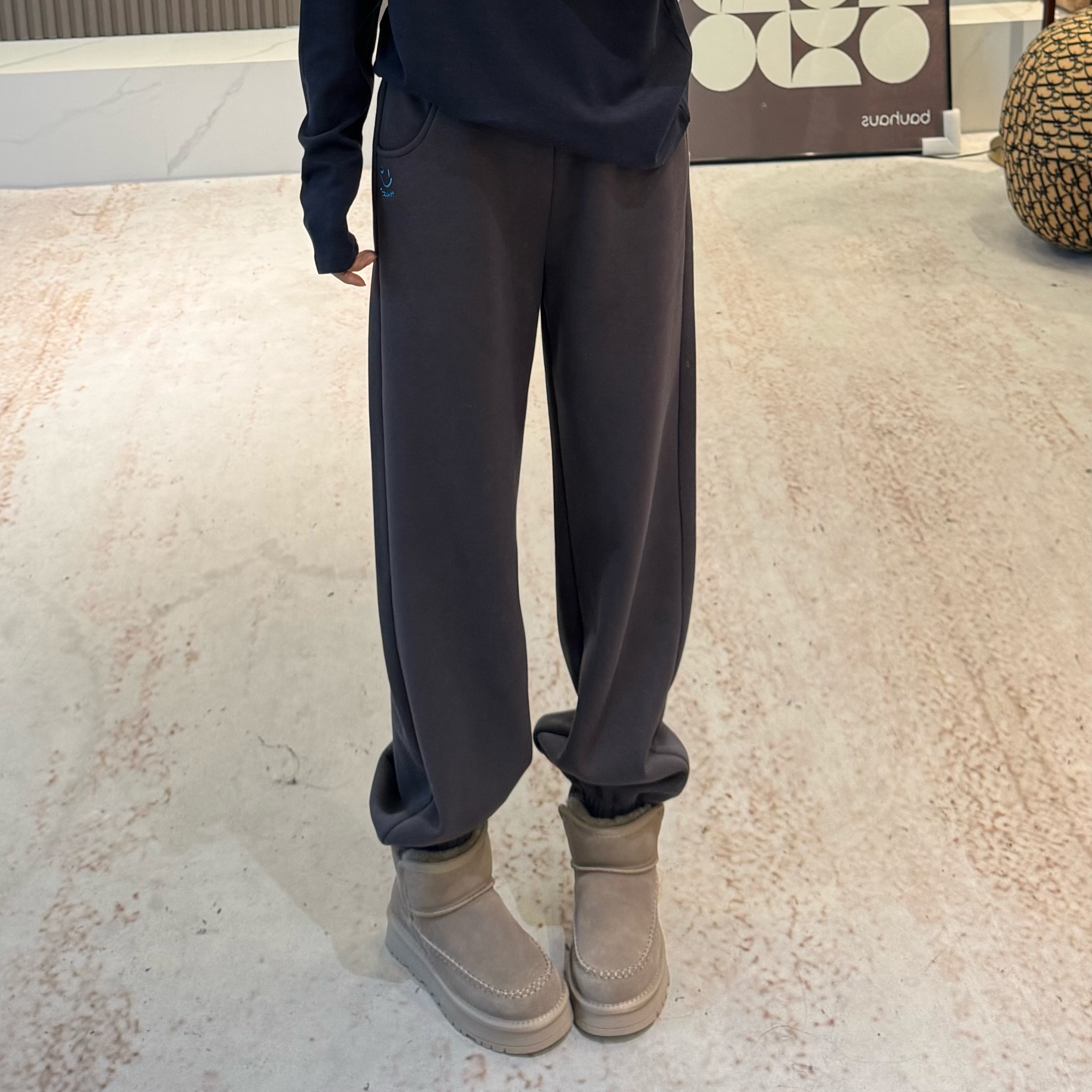 宿慕SUMU 韩版刺绣笑脸加绒加厚束脚卫裤11-5冬季新款休闲裤5365