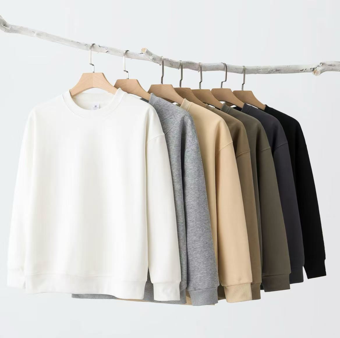 圆领长袖纯色长绒棉亲肤简约宽松牛奶丝卫衣男女百搭秋冬潮流时装