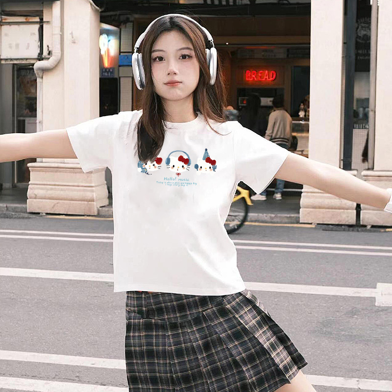 2025新款显瘦夏季洋气短袖甜美可爱风格t恤女装简约短款圆领上衣