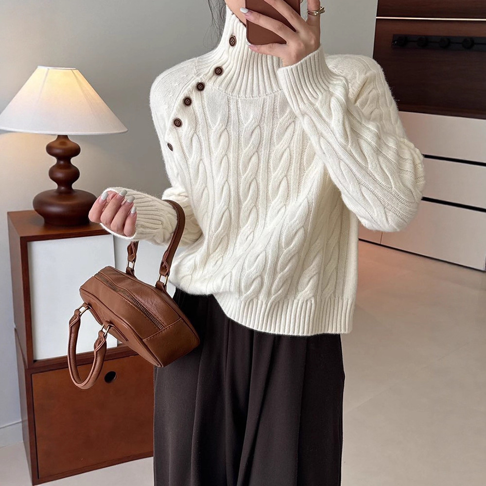 设计感绞花显瘦毛衣女秋冬上衣25新款女装韩系纽扣针织衫