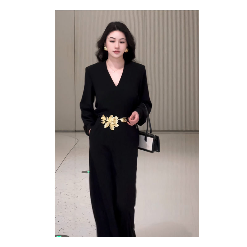 V领显瘦长袖气质轻奢法式收腰连衣裙洋气衣服女