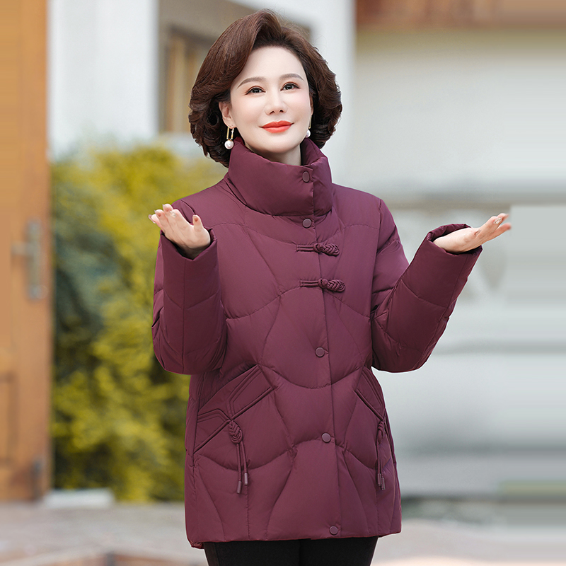 妈妈短款羽绒服女新款时尚洋气小个子老奶奶太太冬季加厚棉袄外套