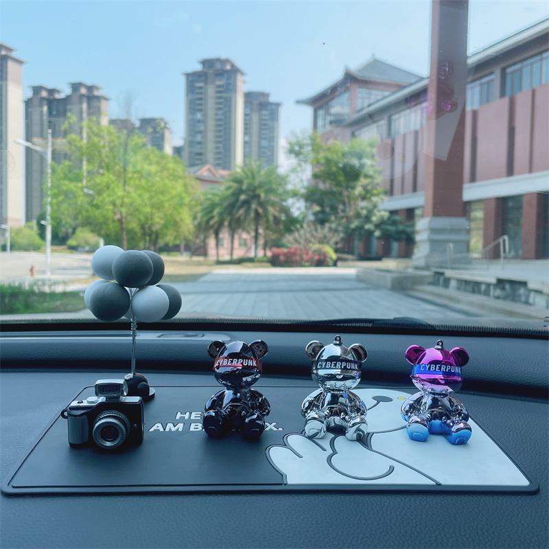 汽车中控台暴力熊摆件车载新款女生小熊装饰车内男生高档创意饰品