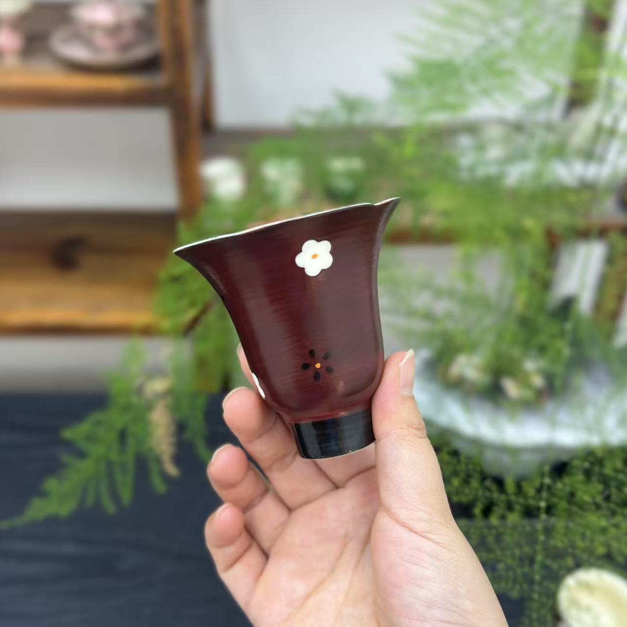 小白花 山楂红留白加彩陶瓷主人杯功夫茶杯手工花瓣杯 中式花口杯
