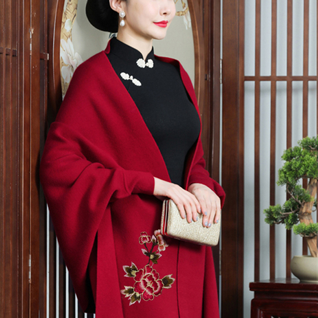 春秋喜婆婆披肩妈妈配旗袍礼服外搭秋冬百搭羊绒斗篷保暖婚宴外披