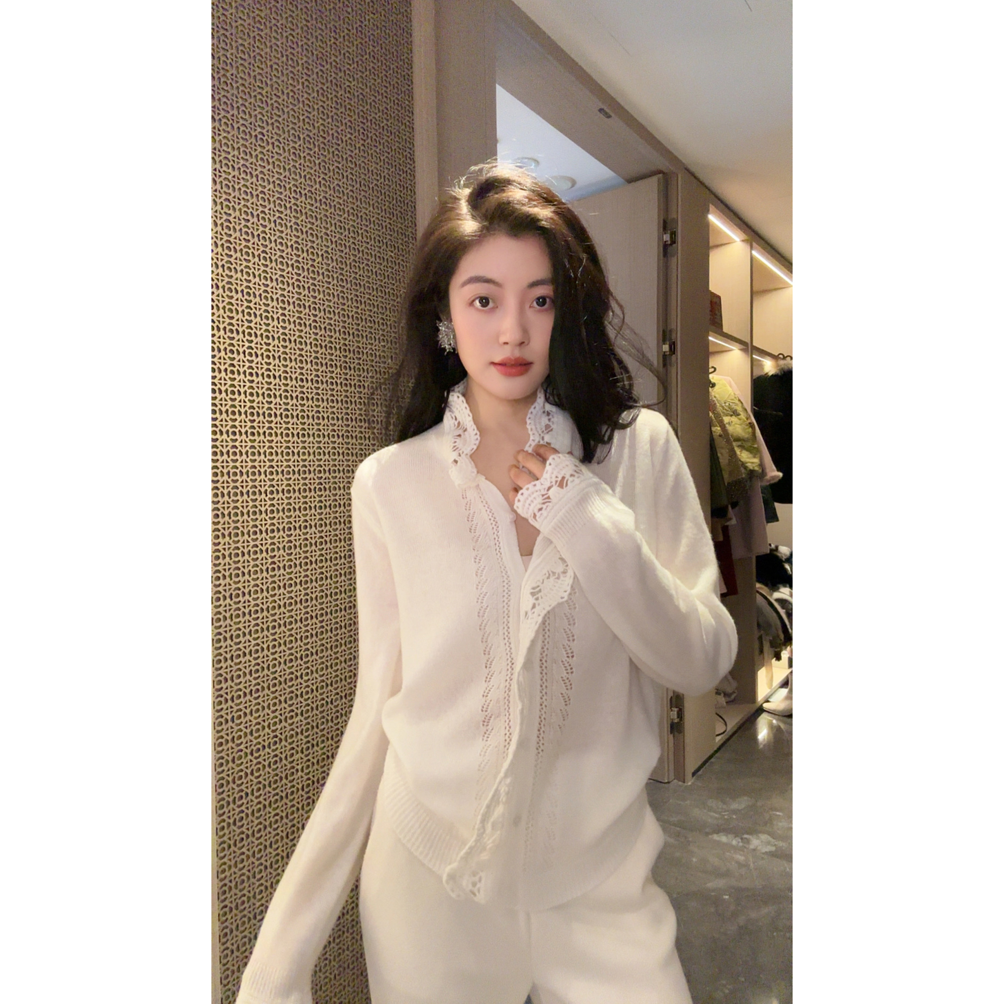 N.COU妮蔻25冬新款设计感别致镂空刺绣花边立领针织开衫女DY10802