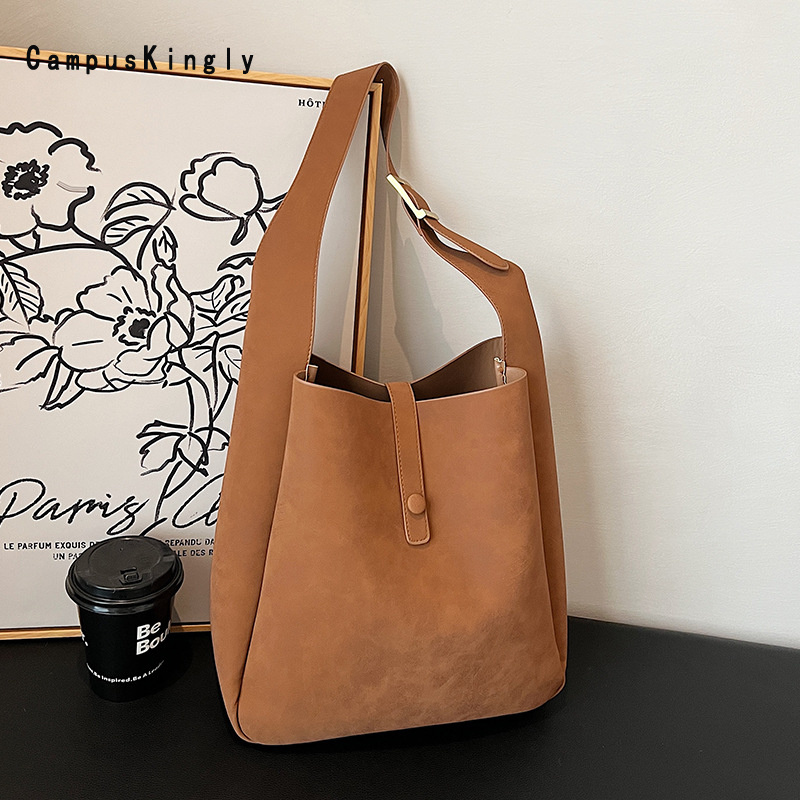 【路遥】小CK包包女款爆款2025新款时尚热销时尚韩版休闲简约风腋下