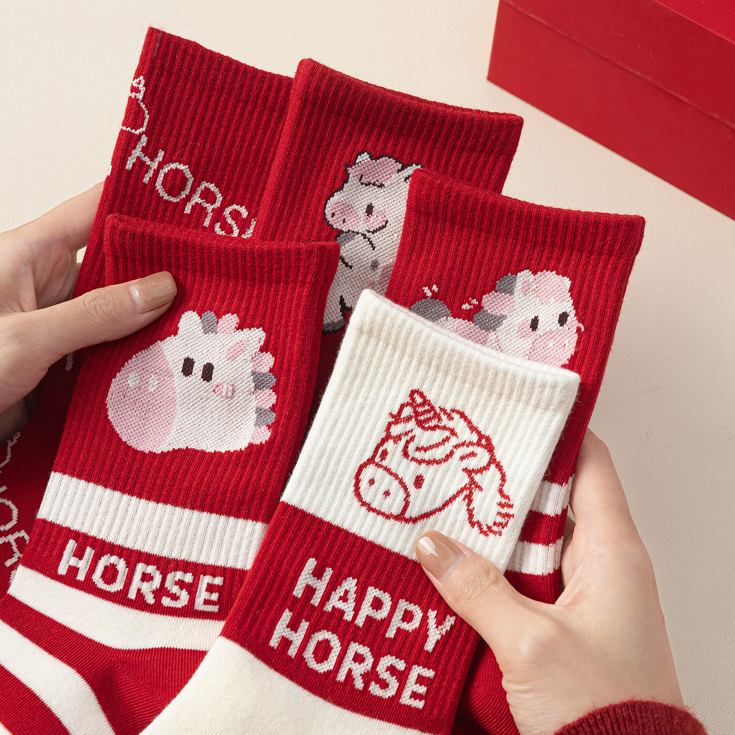 2026本命年马年红袜子男女款纯棉中筒袜可爱新年秋冬属马红色长袜