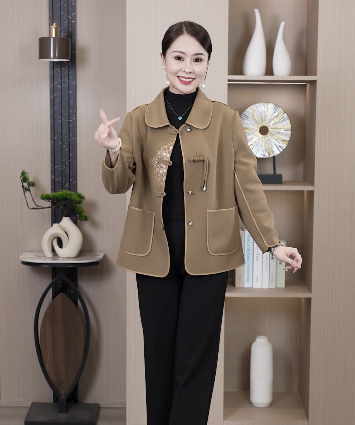 妈妈外套春秋款套装中老年人新款中式国风短上衣时尚洋气开衫