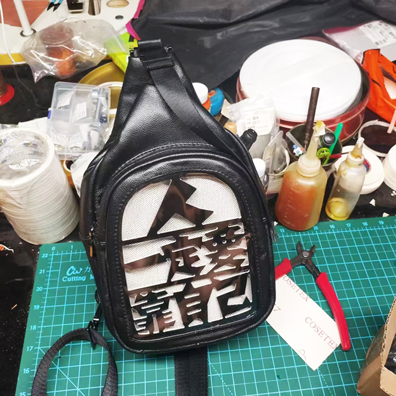 汉字雕刻时尚运动风格头层牛皮休闲个性多用途可定制双肩斜挎胸包