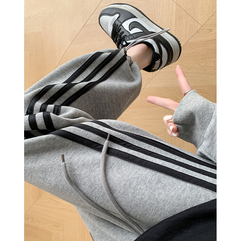 灰色美式运动裤女春秋高腰宽松束脚胖mm大码休闲条纹直筒阔腿卫裤