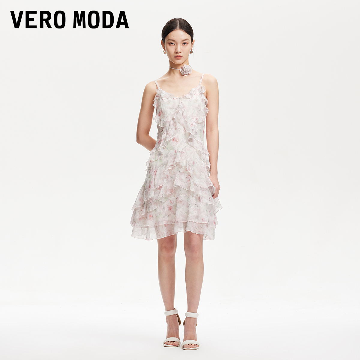 Vero Moda连衣裙2025秋季新款花朵层叠荷叶边印花吊带裙32537A025