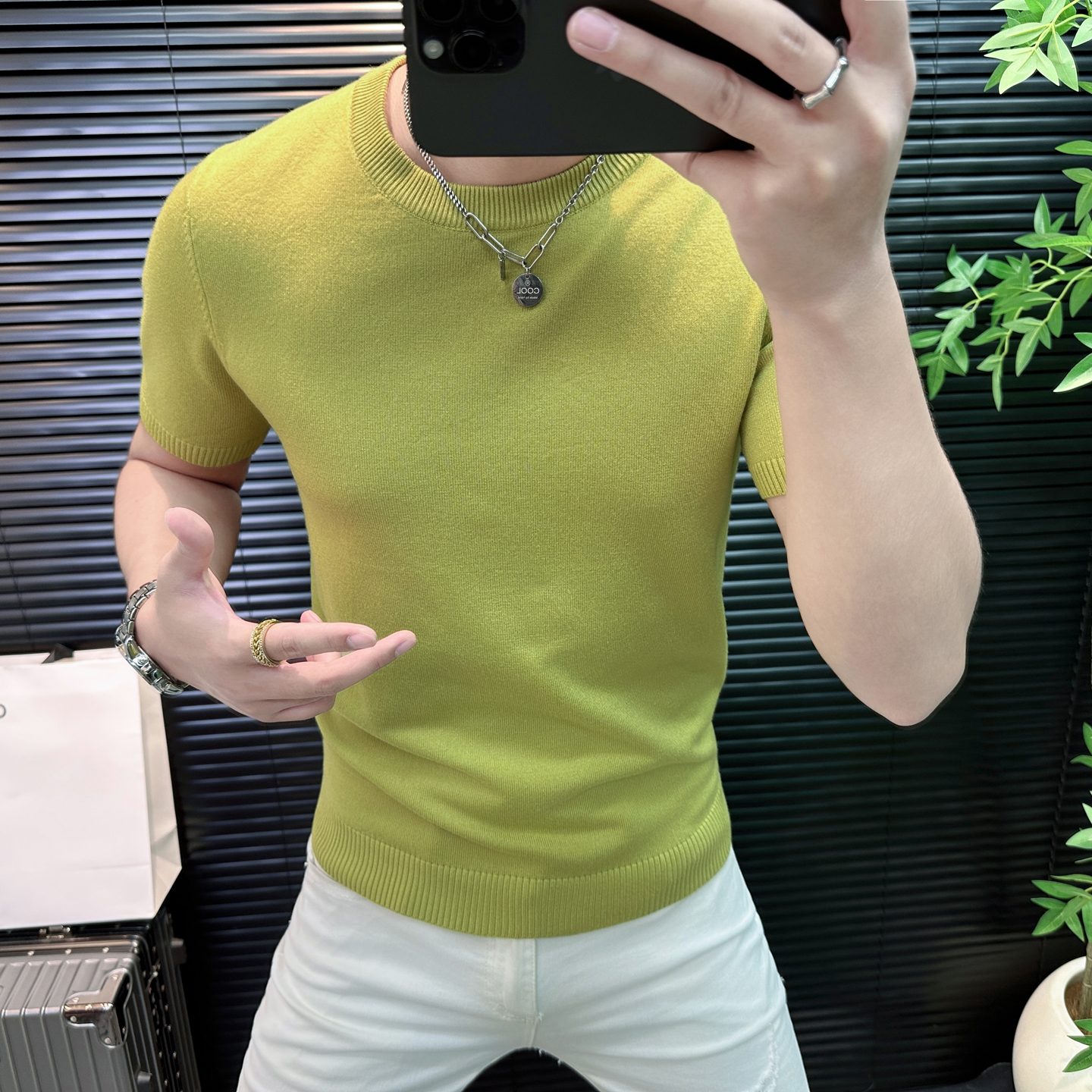 2025新款欧货男士针织短袖上衣轻熟男装纯色修身时尚高端毛衣半袖