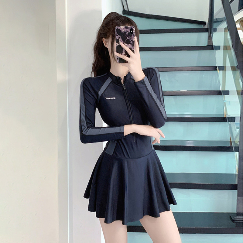 长袖连体游泳衣女士2025新款连体遮肚显瘦保守运动超仙ins风温泉
