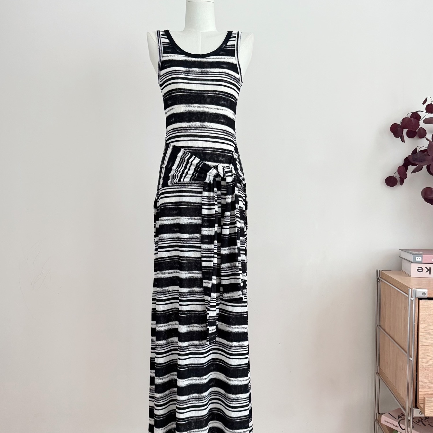 CHEISLY 松弛美式假两件条纹绑带背心裙黑白撞色长款连衣裙女夏季