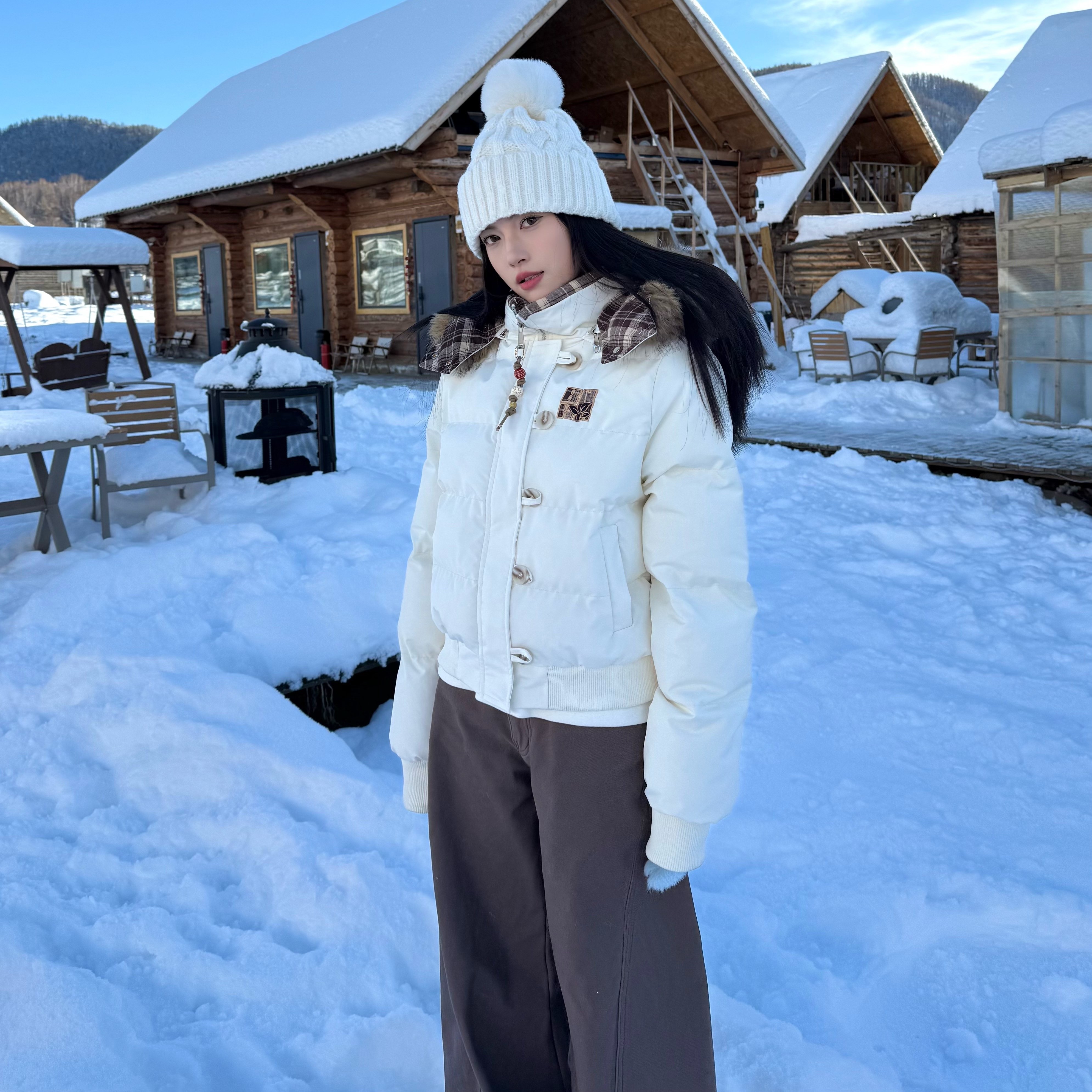 美式复古大毛领棉服女短款2025冬季新款刺绣串珠棉衣加厚保暖外套