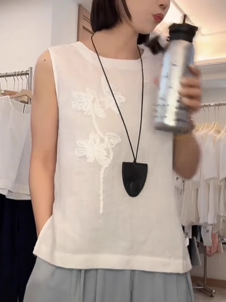 亚麻立体刺绣无袖圆领T恤女夏季新款休闲百搭背心下摆开叉上衣ins