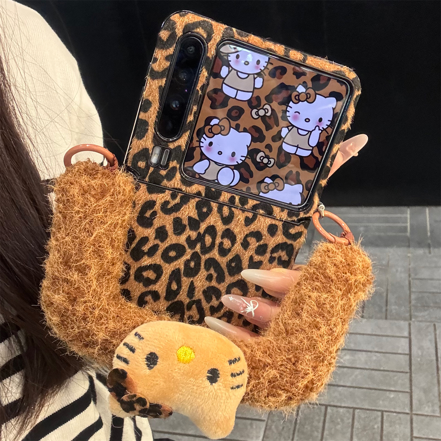 适用华为purax折叠屏典藏版手机壳pocket2棕灰色豹纹毛绒kt猫手绳