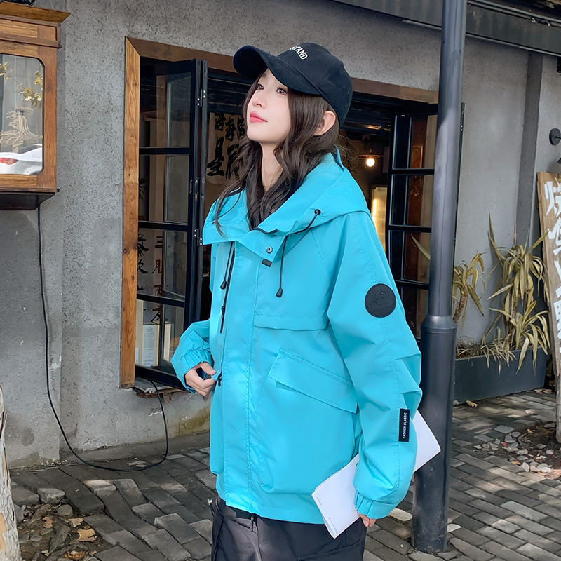 男女同款冲锋衣连帽2025春秋季外套进藏登山服户外休闲夹克情侣装