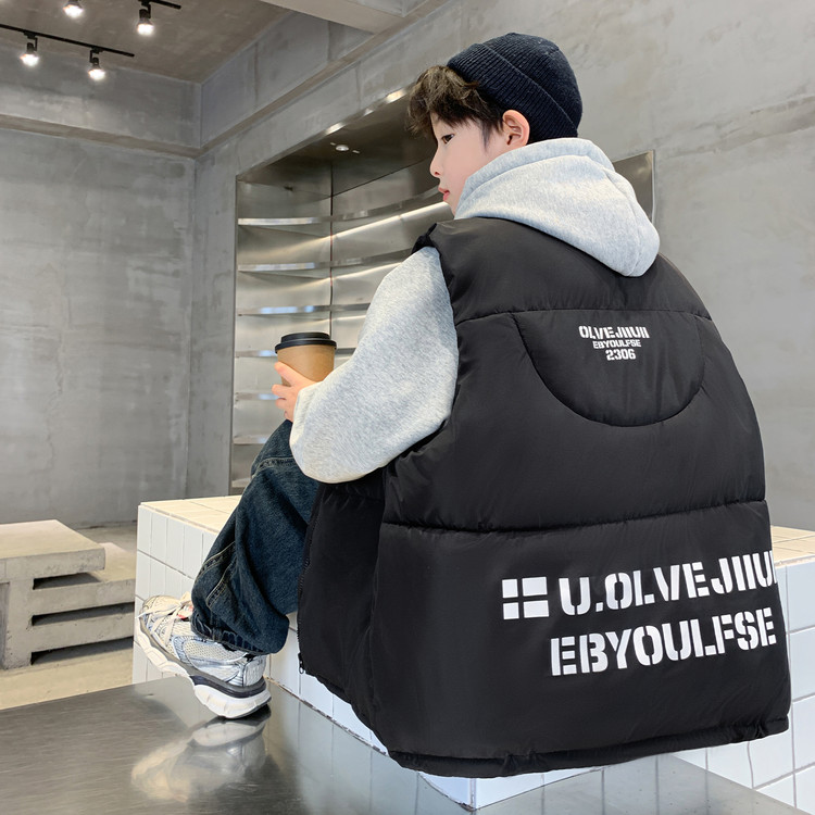 男童冬装马甲加厚秋冬款2025背心冬季中大儿童男孩夹棉连帽马夹潮