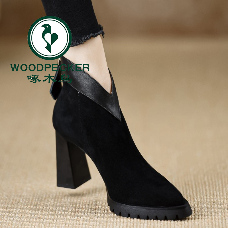 啄木鸟女鞋8cm粗跟短靴2025新款尖头防水台高跟软皮靴子棕色女靴
