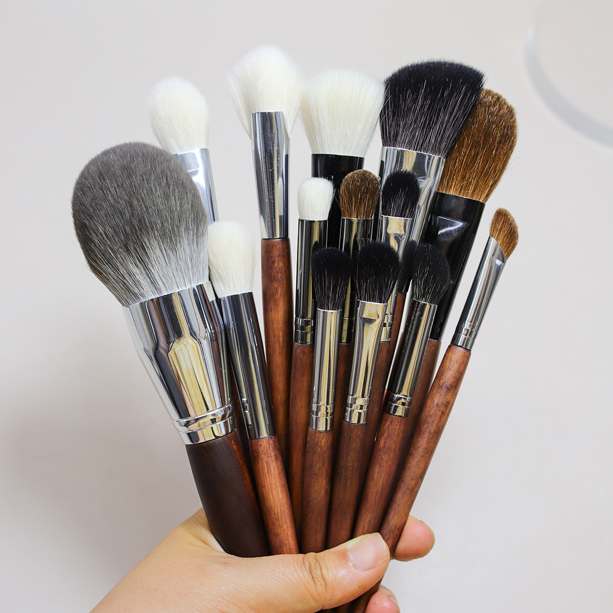 化妆刷羊毛马毛大号眼影刷柔软便携新手初学者学生圆头动物毛