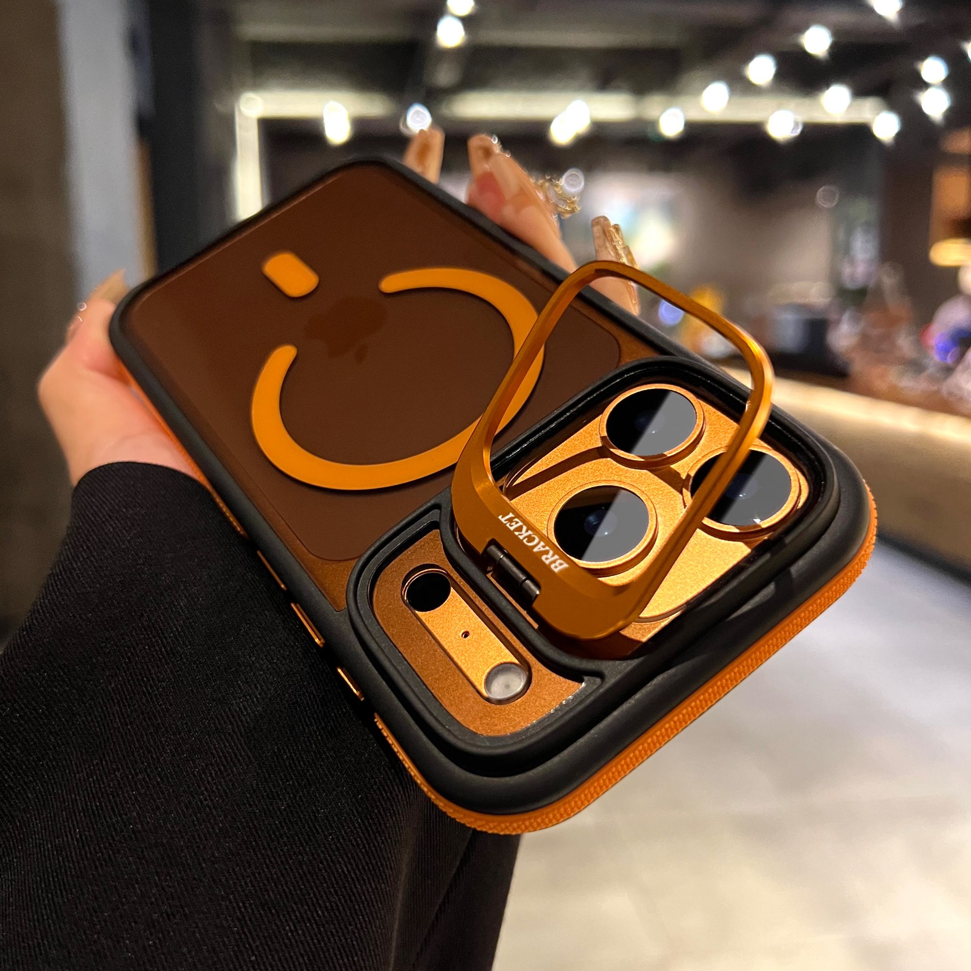 创壳者适用苹果17Promax16手机壳防滑条磁吸镜头支架iPhone15/14