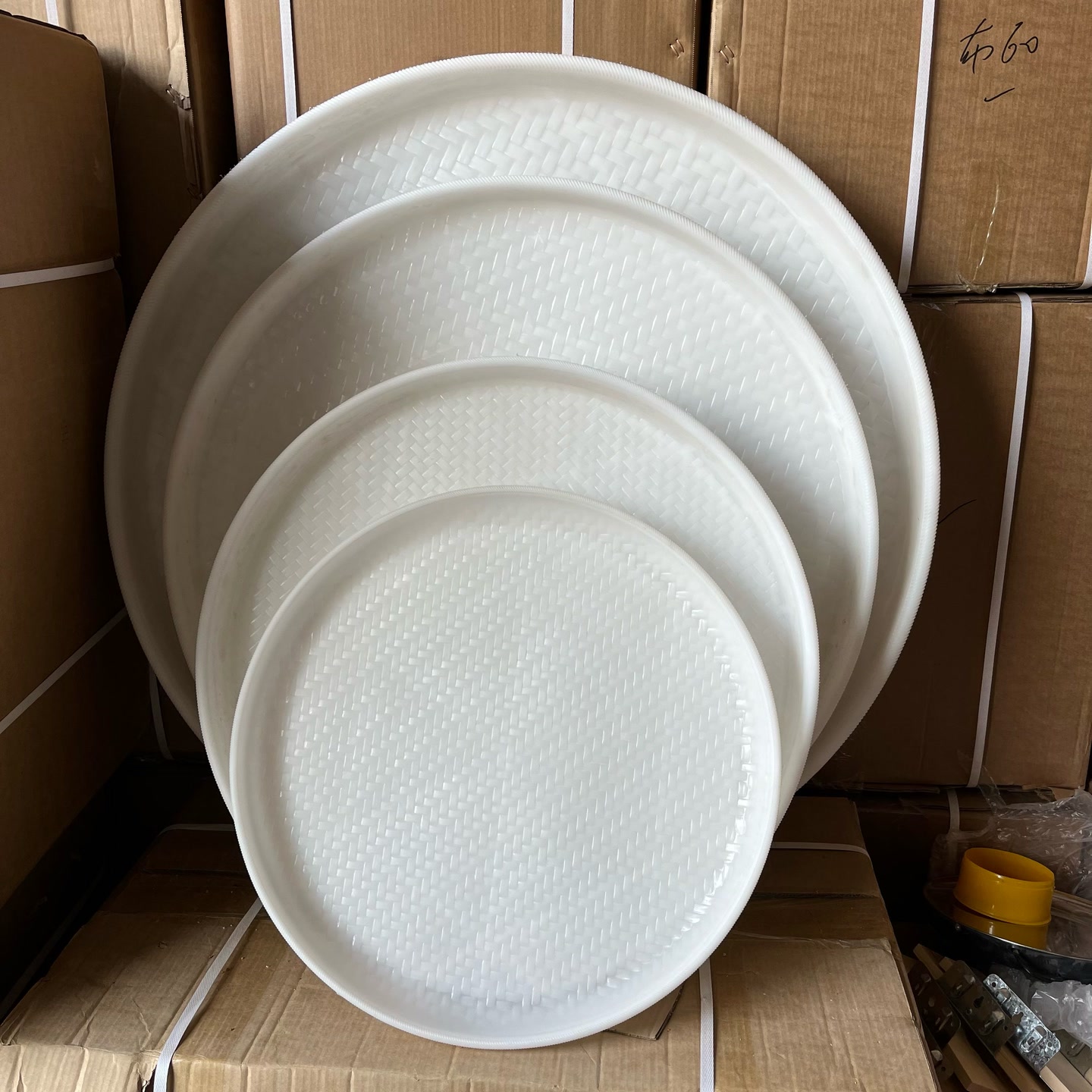 鸽子塑料圆形食盘鸽子食盘鸽舍喂食盘圆形塑料食盘