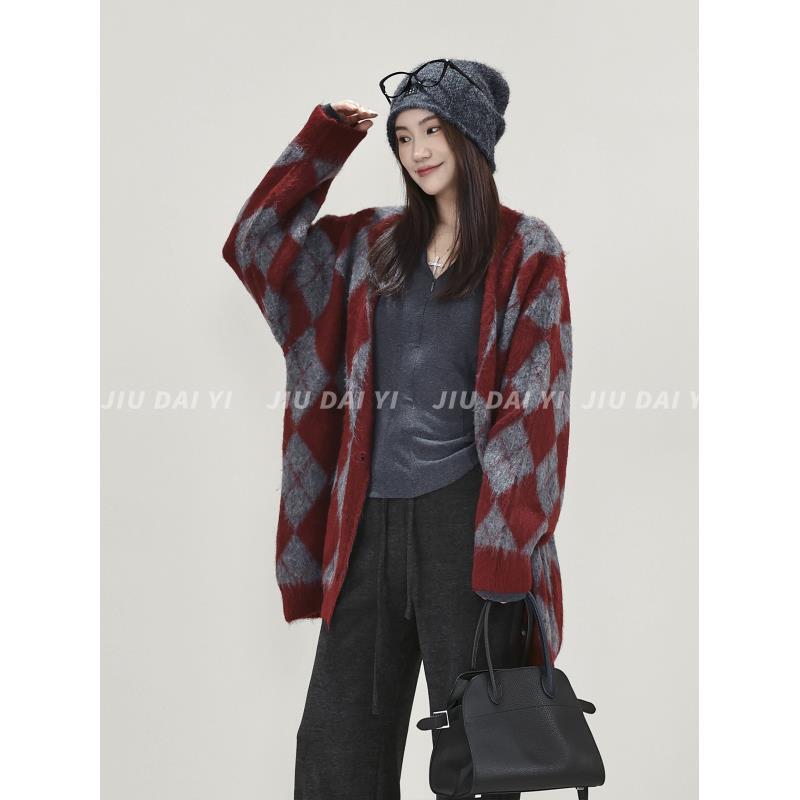 玖黛衣【菱形方块】秋季穿搭V领菱形格针织衫XSP45160